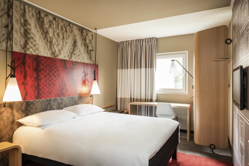 Ibis Budget Caen Porte De Bretagne Hotel 2*