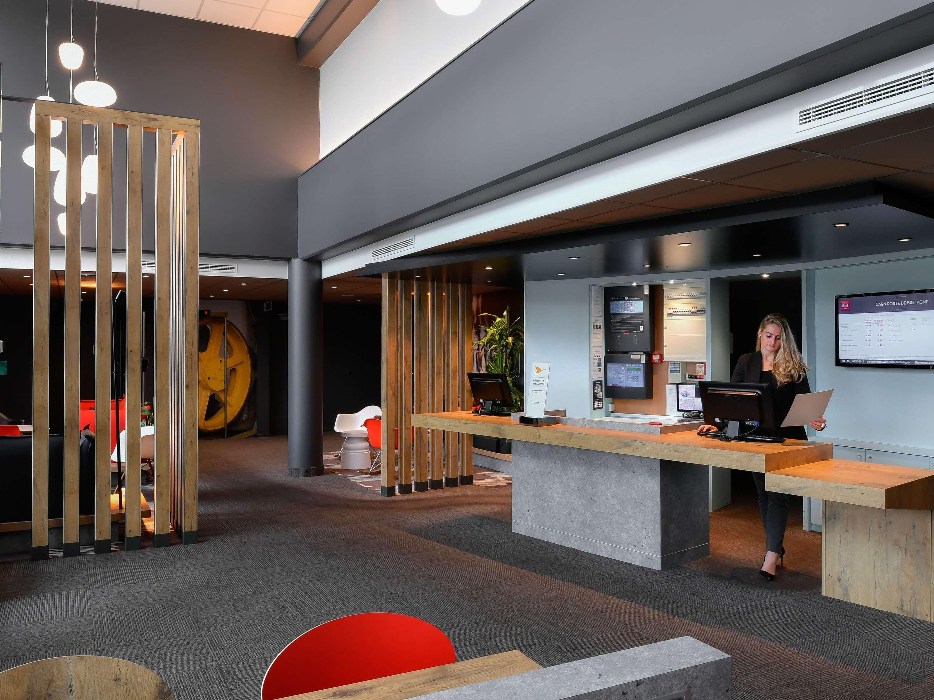 Hotel Ibis Budget Caen Porte De Bretagne 2*