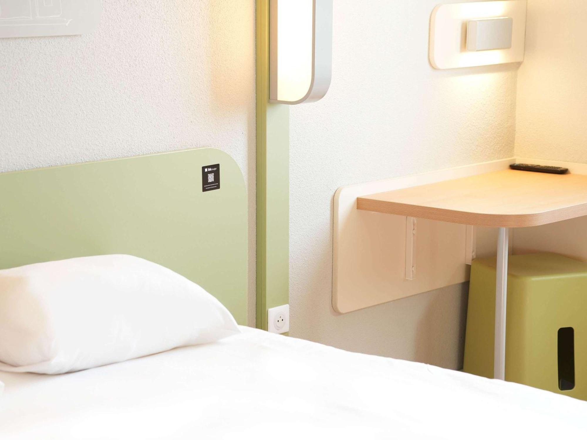 Ibis Budget Caen Porte De Bretagne Hotel 2*