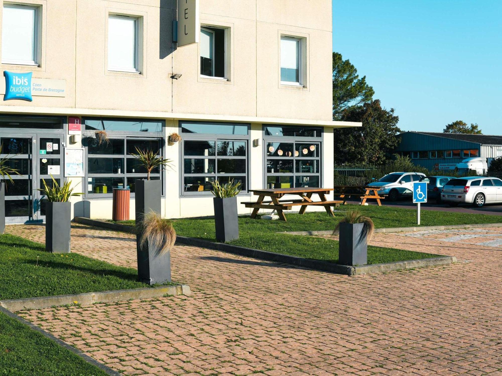 Hotel Ibis Budget Caen Porte De Bretagne 2*