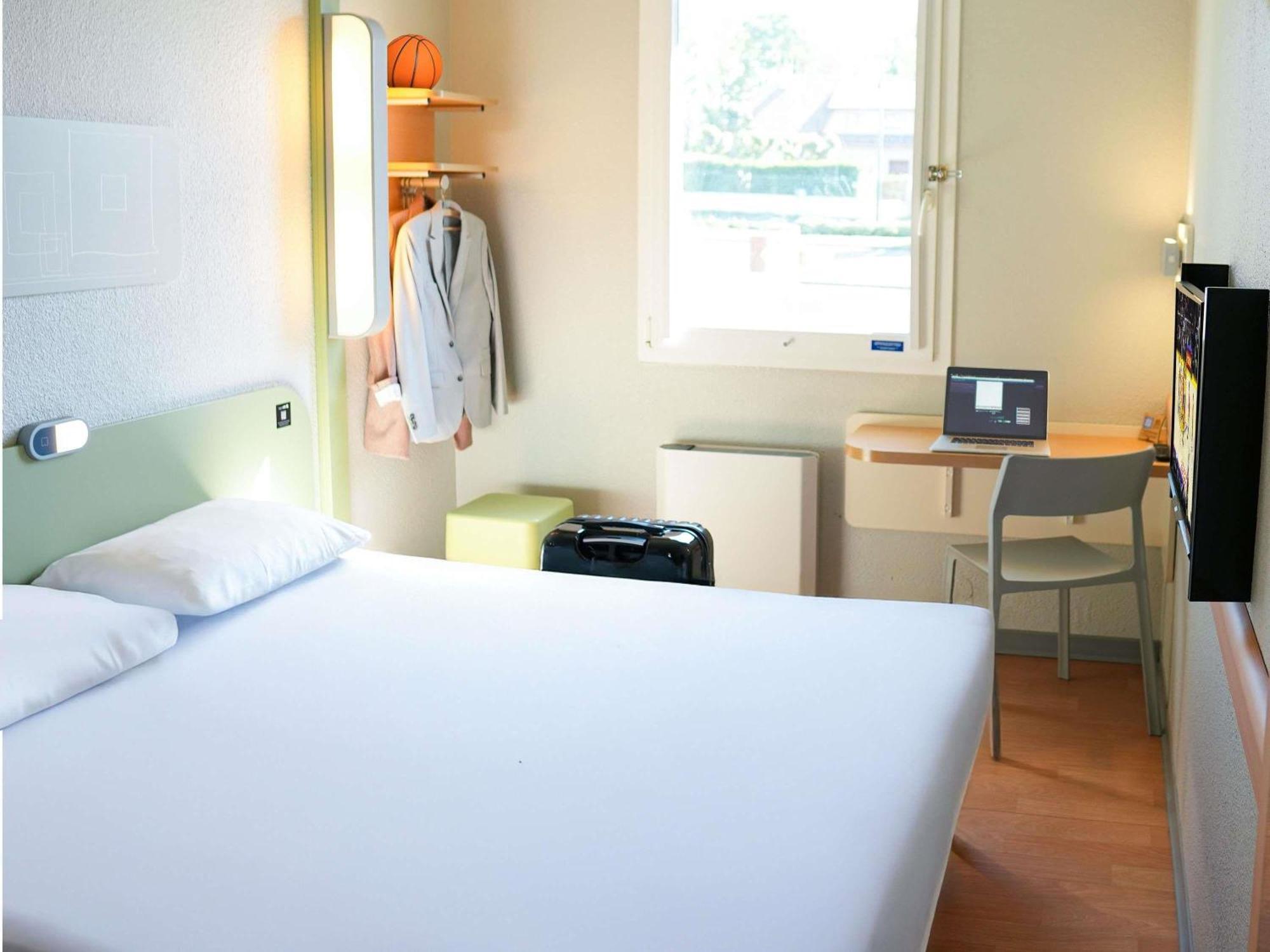 Ibis Budget Caen Porte De Bretagne Hotel 2*